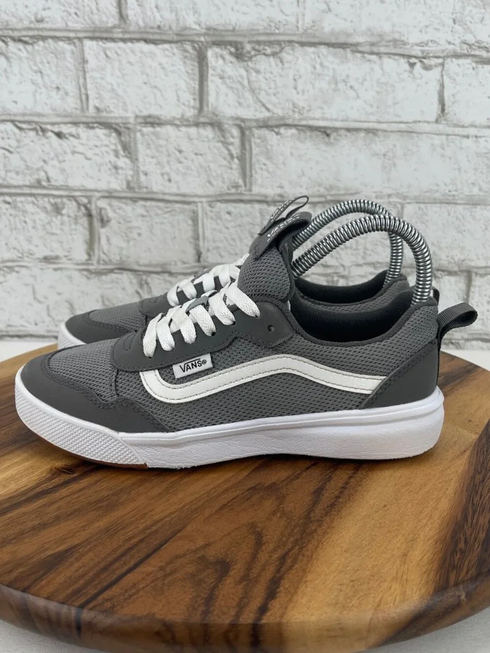 Vans Range EXP Youth Sz. 4 Gray White Mesh Lace Up Low Top Sneakers